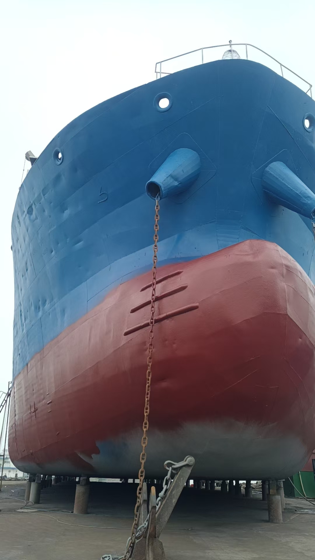 2013- 3000吨   集装箱船 273TEU