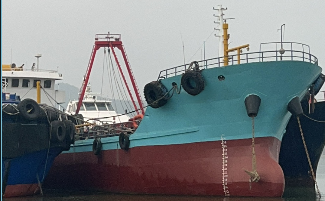2012-900吨 -油船