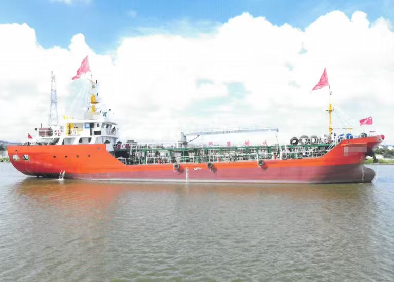 2024-900吨-油船